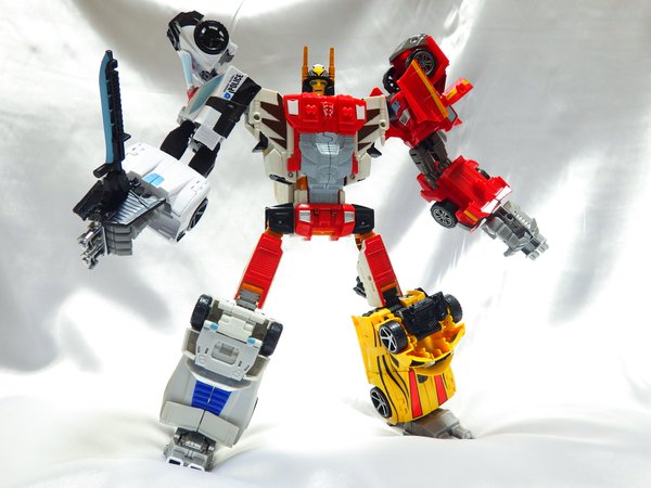 Customizer Takes #BotCon2016 Combiner Wars Magnaboss To The